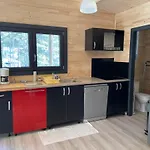 Parc Residentiel De Loisir : Le Loup Blanc Du Riou Tatil parkı *