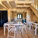 Parc Residentiel De Loisir : Le Loup Blanc Du Riou Tatil parkı