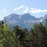 Parc Residentiel De Loisir : Le Loup Blanc Du Riou Tatil parkı