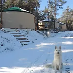 Parc Residentiel De Loisir : Le Loup Blanc Du Riou Tatil parkı