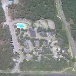 Parc Residentiel De Loisir : Le Loup Blanc Du Riou *