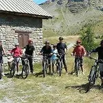Parc Residentiel De Loisir : Le Loup Blanc Du Riou Tatil parkı *