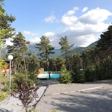 Parc Residentiel De Loisir : Le Loup Blanc Du Riou База отдыха