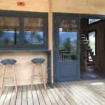 Parc Résidentiel De Loisir : Le Loup Blanc Du Riou *