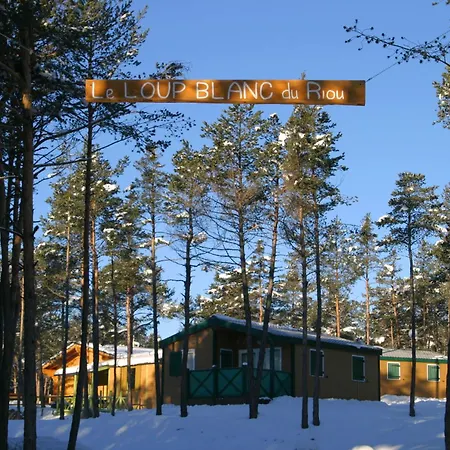 Parc Residentiel De Loisir : Le Loup Blanc Du Riou