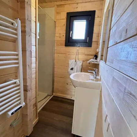 Holiday park Parc Residentiel De Loisir : Le Loup Blanc Du Riou *