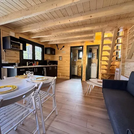 Parc Residentiel De Loisir : Le Loup Blanc Du Riou Holiday park *