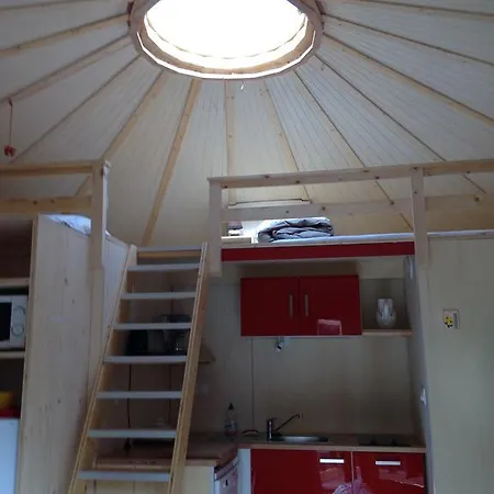 Holiday park Parc Residentiel De Loisir : Le Loup Blanc Du Riou