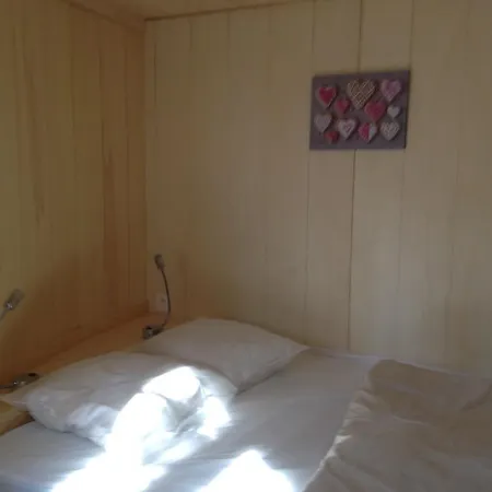 Holiday park Parc Residentiel De Loisir : Le Loup Blanc Du Riou *