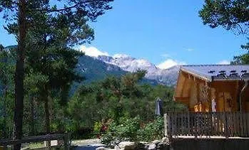 Parc Residentiel De Loisir : Le Loup Blanc Du Riou Barcelonnette